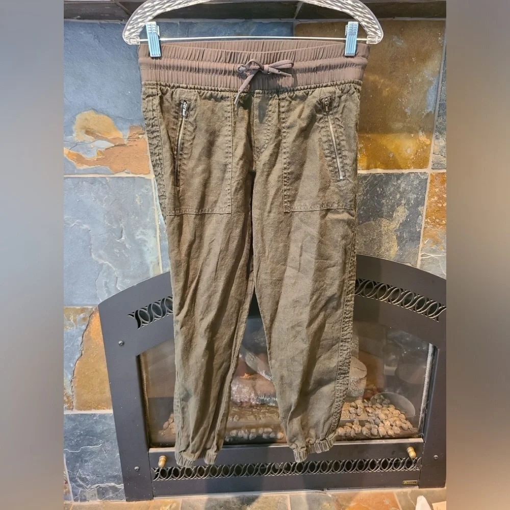 Athleta Olive Green Cabo Linen Jogger with Drawstring and Elastic Cuffs 4 petite